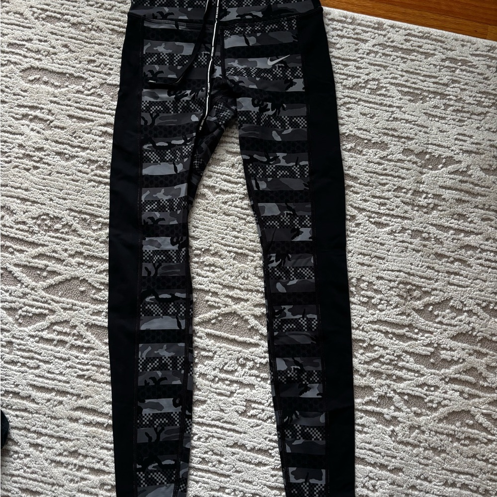 Nike Black Patterned Leggings